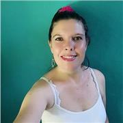 Profesora de Lengua Castellana y Literatura con más de 10 años de experiencia, apasionada por el arte, la escritura y lectura